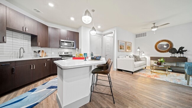 2BD, 2BA - 1209SF - Kitchen - The Summit Lofts