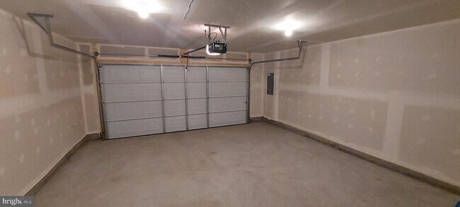 Building Photo - 1928 Fauna Dr