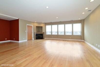 Foto del edificio - 2233 W Lawrence Ave