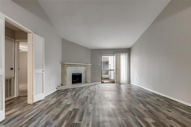 Foto del edificio - 9707 Richmond Ave
