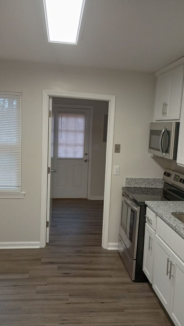 Foto del edificio - 310 Brookedge Dr
