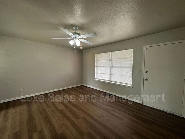 Building Photo - 3328 Del Rancho Rd