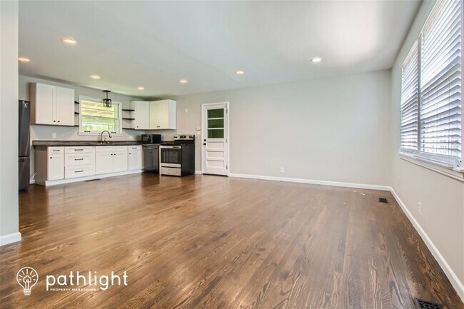 Building Photo - 896 Irma Drive