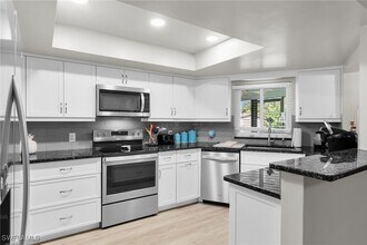 Building Photo - 1337 Wisconsin Dr