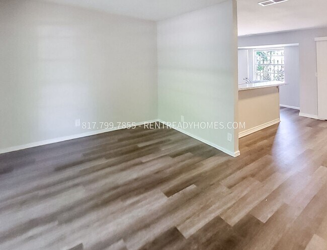 Foto del edificio - 7227 Glen Heights Dr