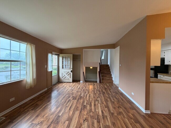 Foto del edificio - 301 Cherrywood Ct