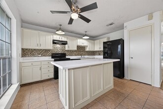 Building Photo - 13908 Cravenridge Dr