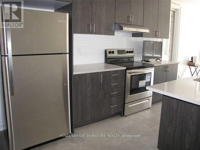 Photo du bâtiment - 53 Hubbell Rd