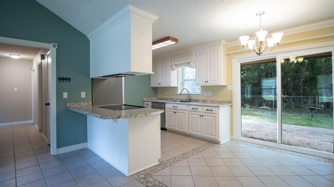 Foto del edificio - 12921 Rosemont St