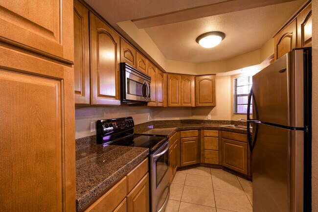 Building Photo - 6445 N Tierra De Las Catalinas