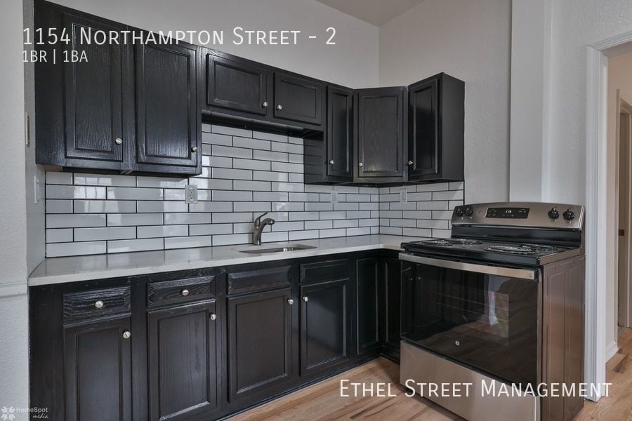 Primary Photo - 1154 Northampton St