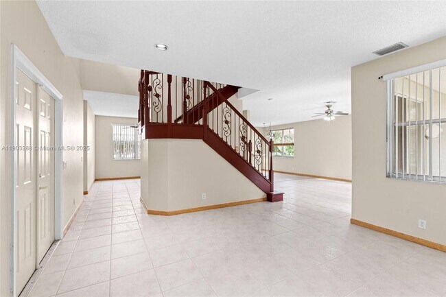Foto del edificio - 4490 Foxtail Ln
