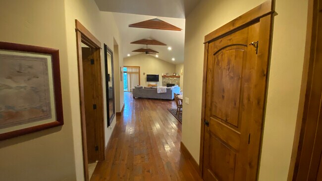 Entrance Way 2 - 2 Granite Springs Trl