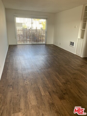 Foto del edificio - 220 Bay St