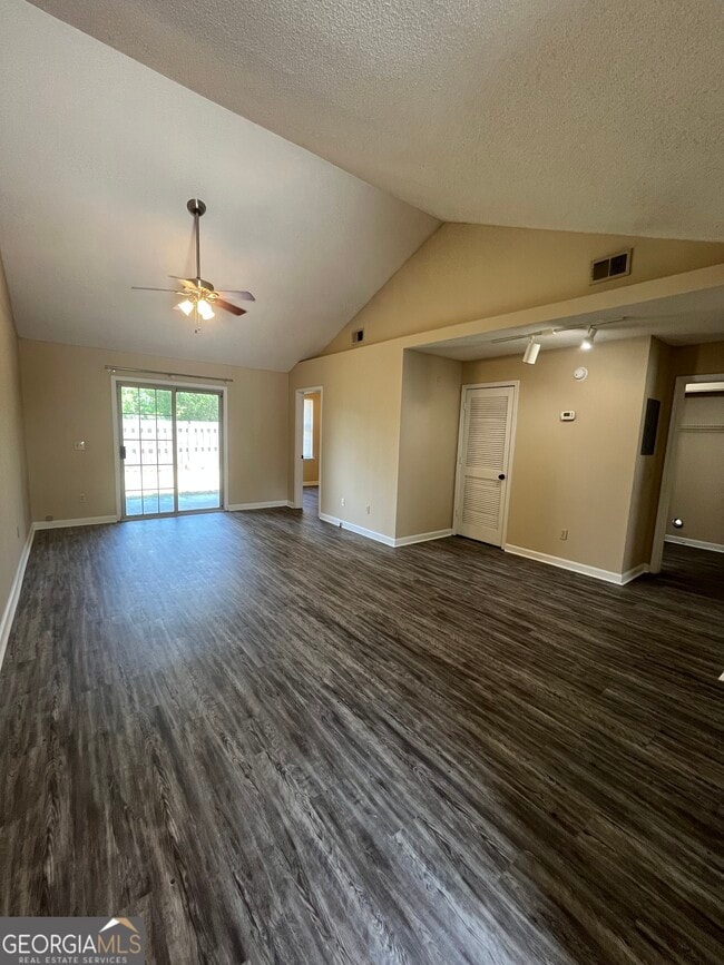 Building Photo - 411 Baltic Ct
