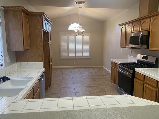 Foto del edificio - 236 Fuller Ln