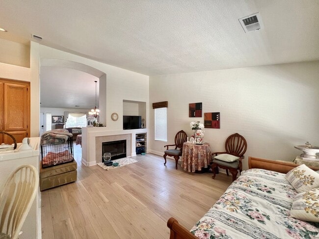 Foto del edificio - 3-Bedroom Home in a Prime Location!