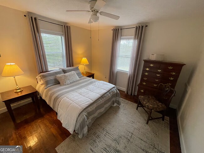 Foto del edificio - 161 Calhoun Rd