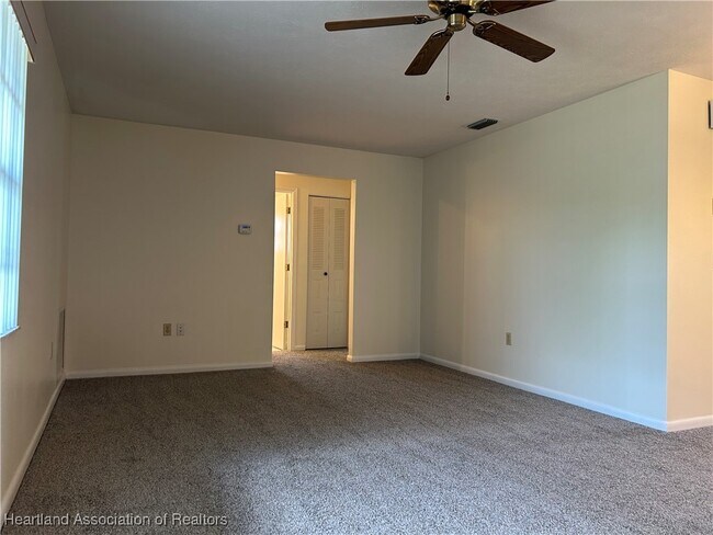Building Photo - 310 Kite Ave