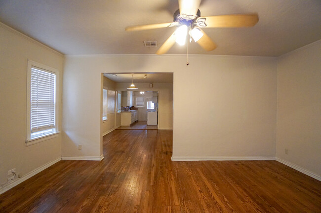 Building Photo - Two bed near Midtown! Move-in special save...