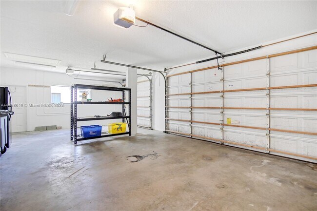Building Photo - 10850 Fox Glen Dr