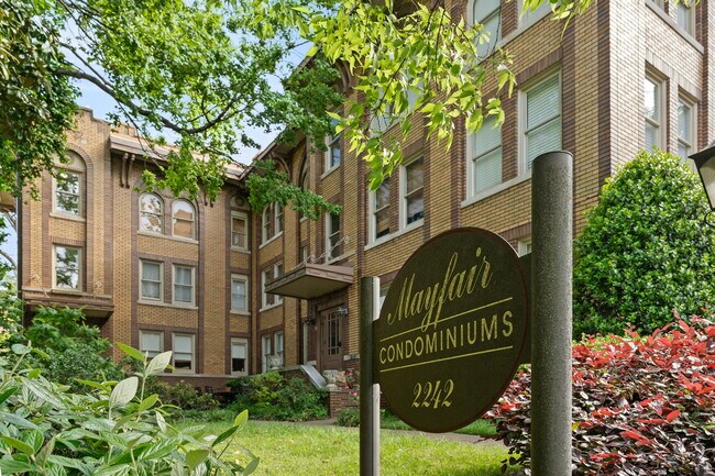 Building Photo - 2242 Arlington Ave S