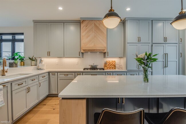 Foto del edificio - 4 br, 3.5 bath Townhome - 2104 South Aldri...