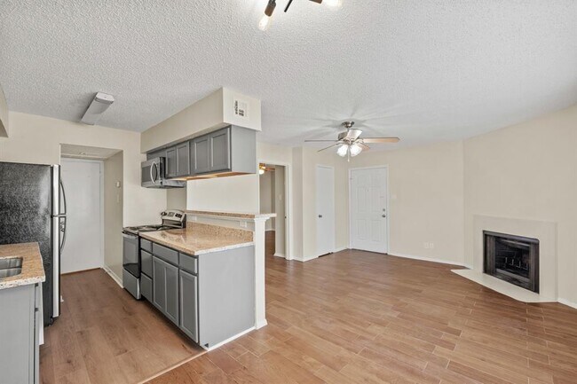 Foto del edificio - 2750 Holly Hall St