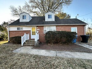 Building Photo - 4749 Deerfield Ln