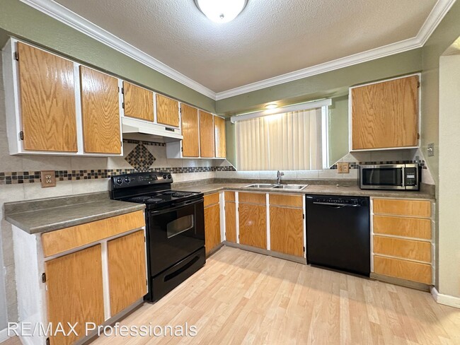 Building Photo - 2 br, 1.5 bath House - 439 Smithridge Park