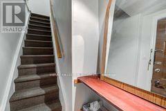 Building Photo - 1098 Bathurst St