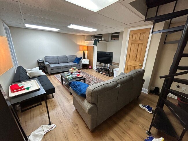 Foto del edificio - 9/1/25 Spacious two-level 3BR/2BA near Pac...