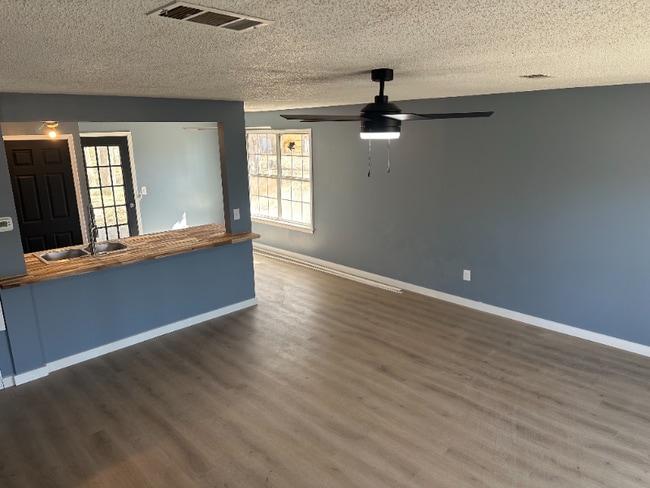 Building Photo - 198 CR 129