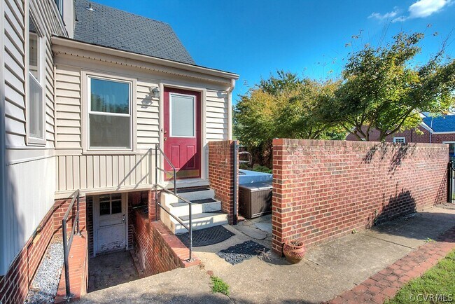 Building Photo - 3500 Hermitage Rd