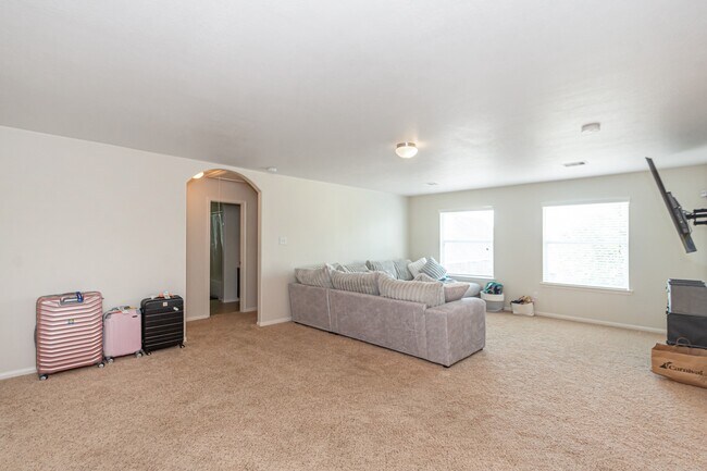 Building Photo - 8311 Bay Oaks Dr