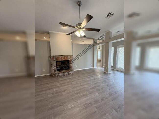 Building Photo - 6805 NW 136th Pl