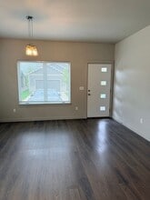 Building Photo - 897 N Cottonwood Rd