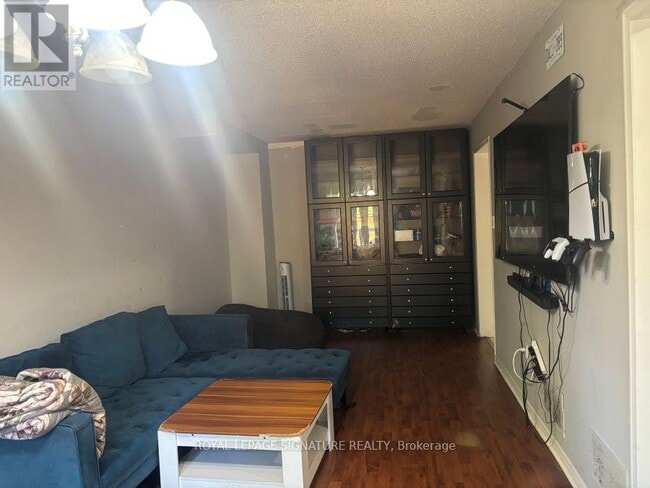 Building Photo - 550 Steddick Ct