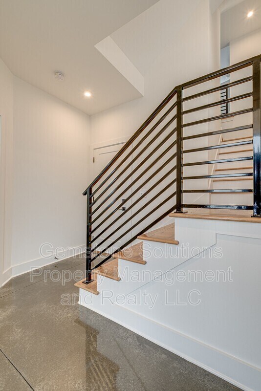 Foto del edificio - 512 Cliff Cir