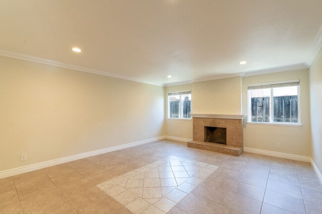 Building Photo - Lovely 4 bedroom home in Morgan Hill!