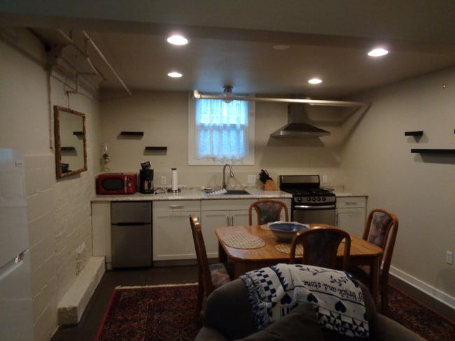 Building Photo - 1012 Grand Ave