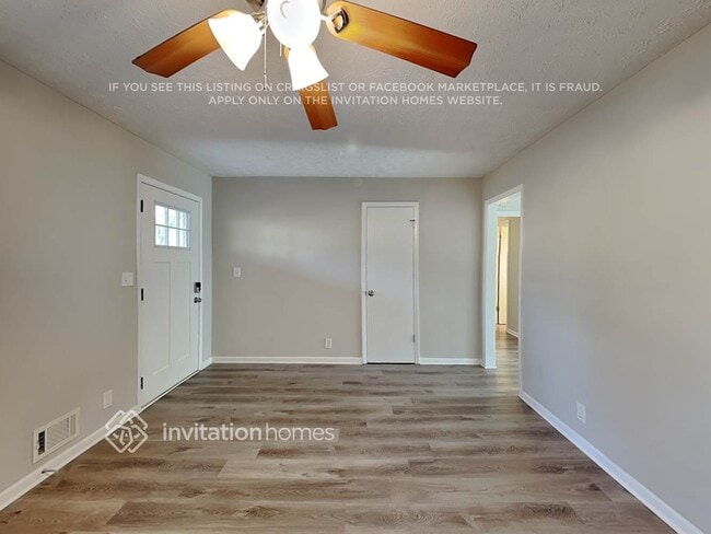 Building Photo - 1948 Englewood Way SW