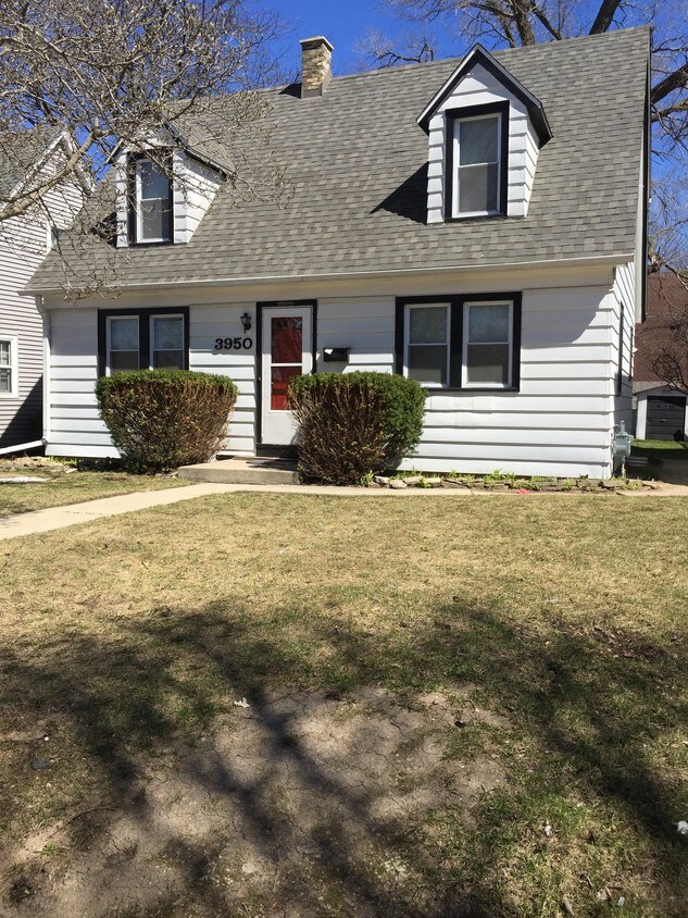 Primary Photo - 3950 N 86th St