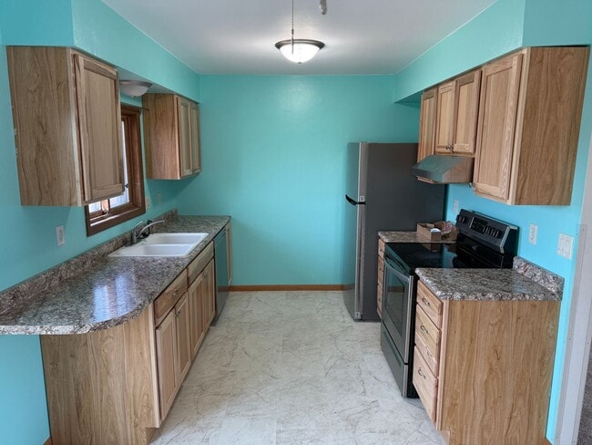 Building Photo - 4 Bedroom, 2 Bath Home for Rent in Black Hawk SD