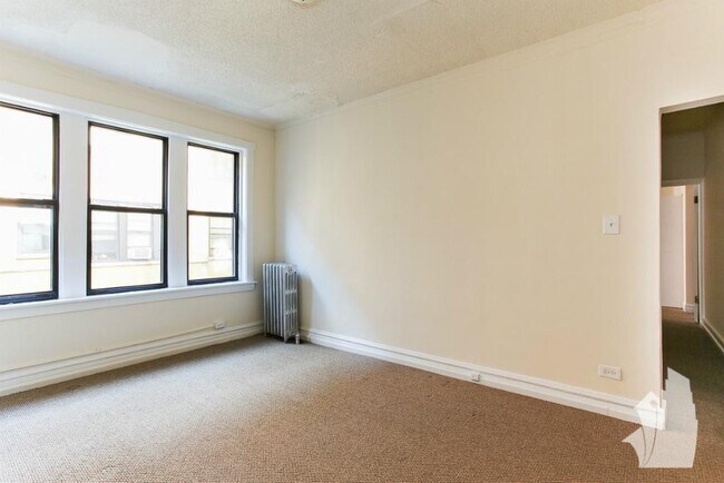 Building Photo - 1530 N Kedzie Ave