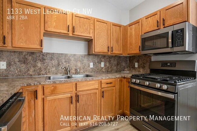 Building Photo - 1133 W Leonard Ct