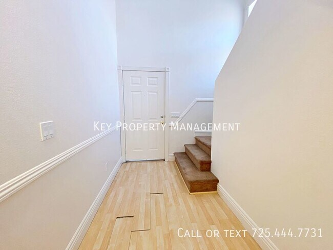 Building Photo - 3 BEDROOM HOME W/ BED/BATH DOWN IN THE NOR...
