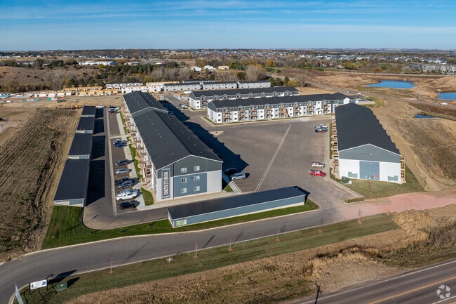 Building Photo - Split Rock Village I