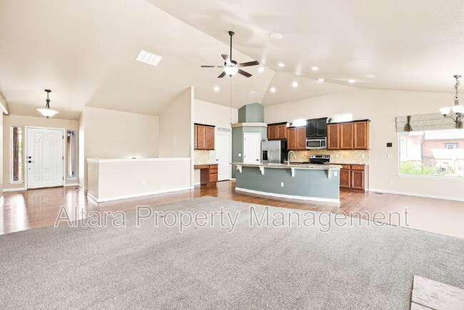 Building Photo - 7183 Cottonwood Tree Dr