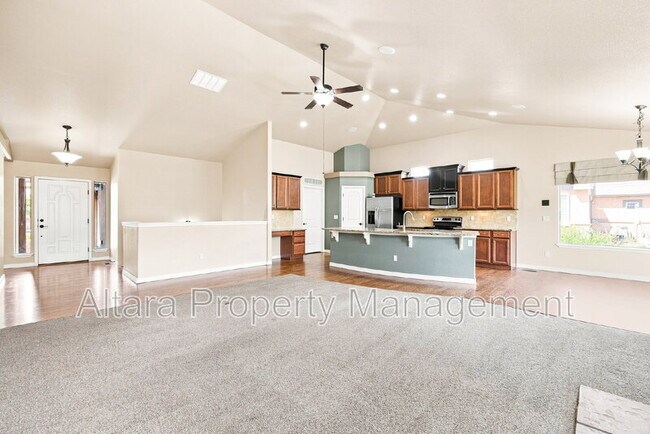 Foto del edificio - 7183 Cottonwood Tree Dr